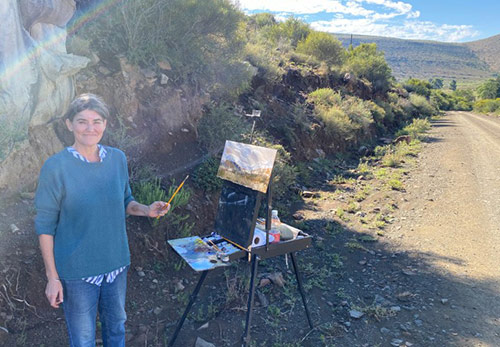Tracy Algar painting in Nieu Bethesda